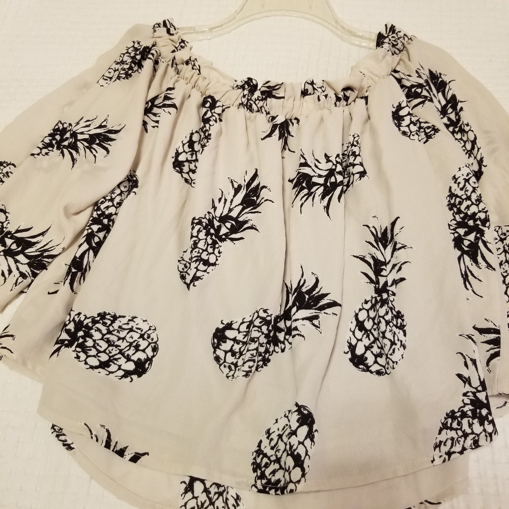 Almost Pink Boutique Flowy Crop Top - Picture 2 of 6